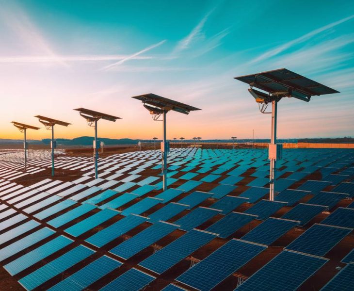 « Comparaison entre les trackers solaires et les installations fixes : quel choix pour maximiser le rendement ? »