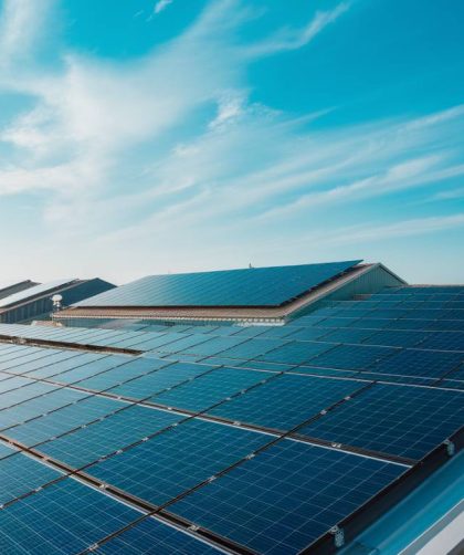 L'autoconsommation solaire collective : opportunités, cadre réglementaire et défis techniques