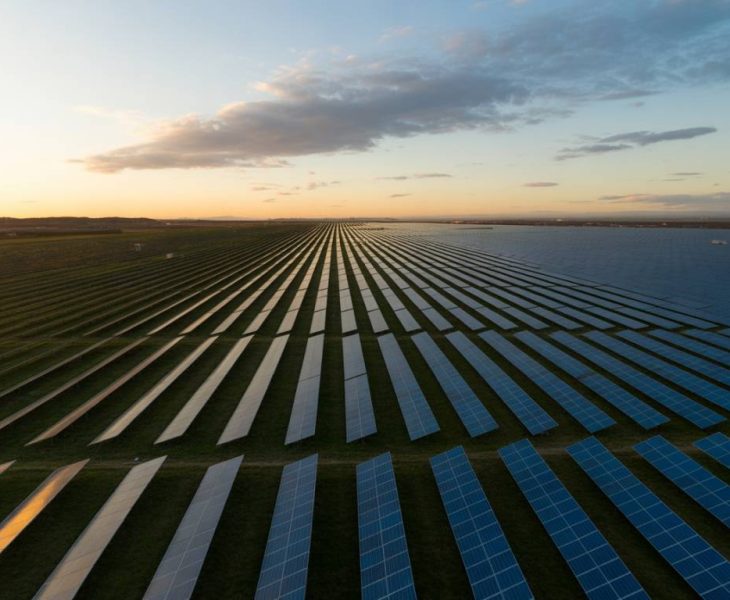 L'utilisation de l'intelligence artificielle pour optimiser la gestion et le rendement des installations solaires hybrides