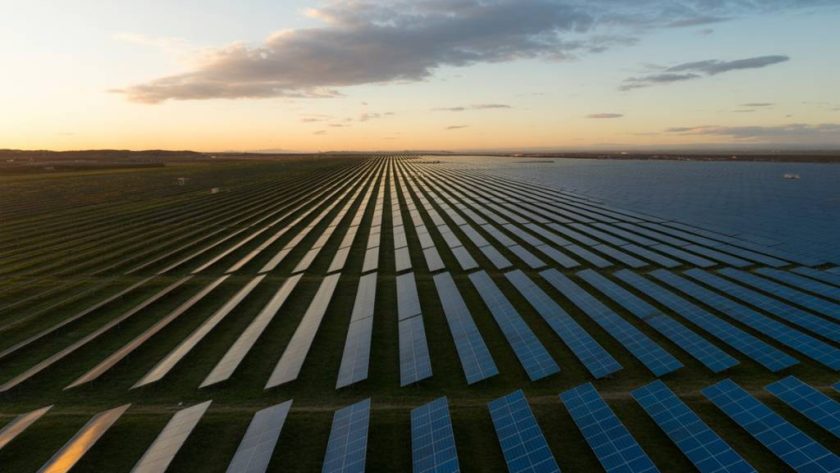 L'utilisation de l'intelligence artificielle pour optimiser la gestion et le rendement des installations solaires hybrides